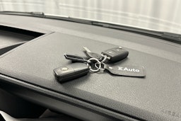 valkoinen Volkswagen Transporter 2017 kuva 21.