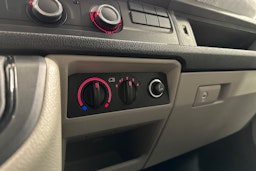 valkoinen Volkswagen Transporter 2017 kuva 15.