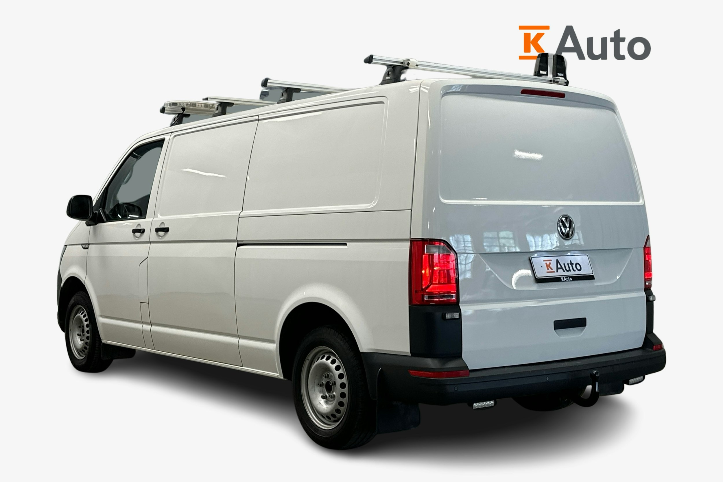 valkoinen Volkswagen Transporter 2017 kuva 2.