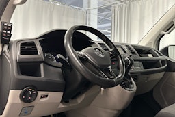 valkoinen Volkswagen Transporter 2017 kuva 6.