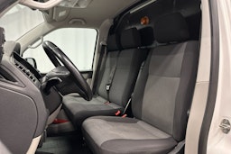valkoinen Volkswagen Transporter 2017 kuva 7.