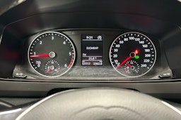 valkoinen Volkswagen Transporter 2017 kuva 15.