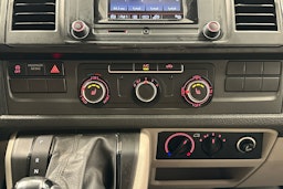 valkoinen Volkswagen Transporter 2017 kuva 16.