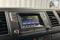 valkoinen Volkswagen Transporter 2017 kuva 17.