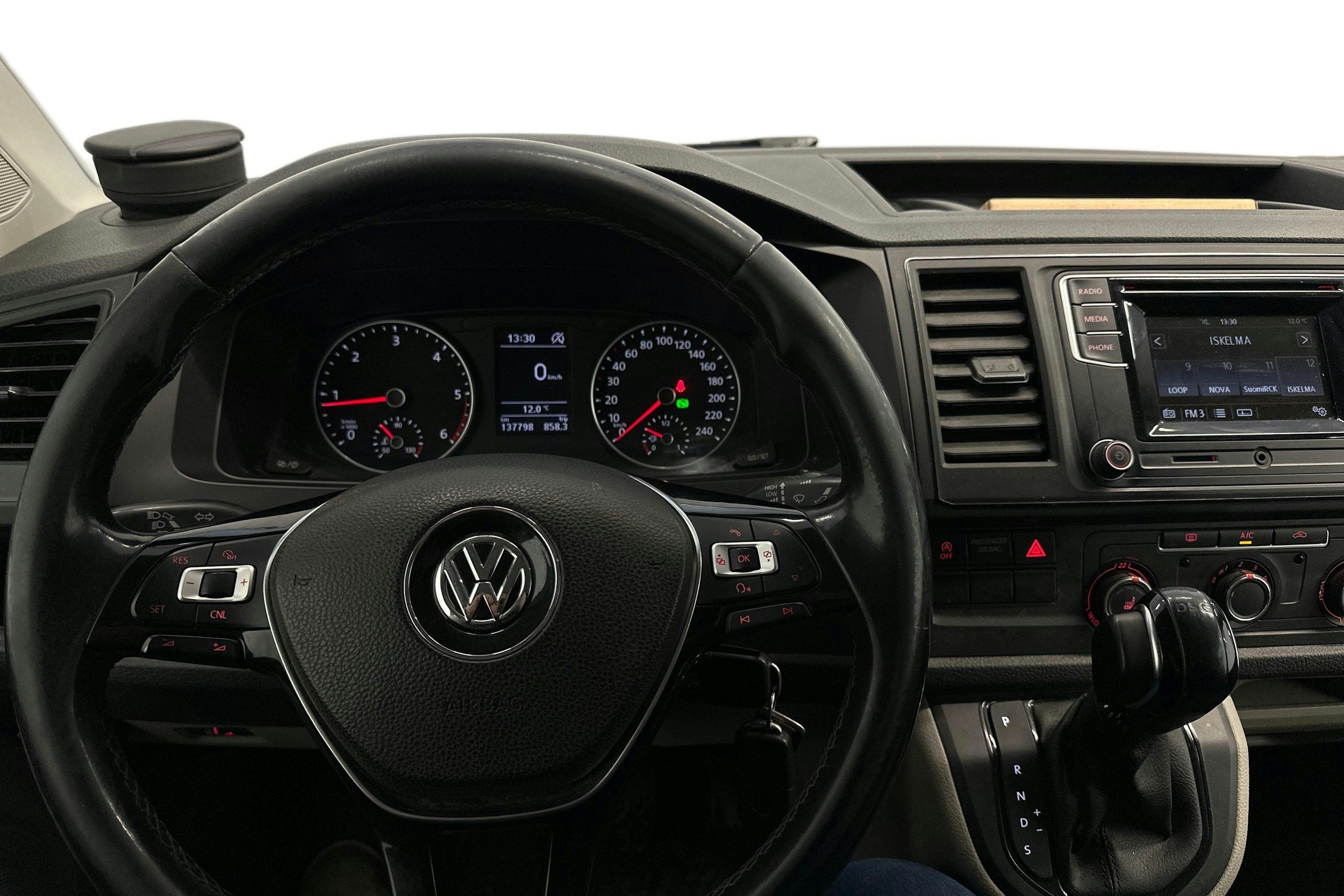 valkoinen Volkswagen Transporter 2017 kuva 9.