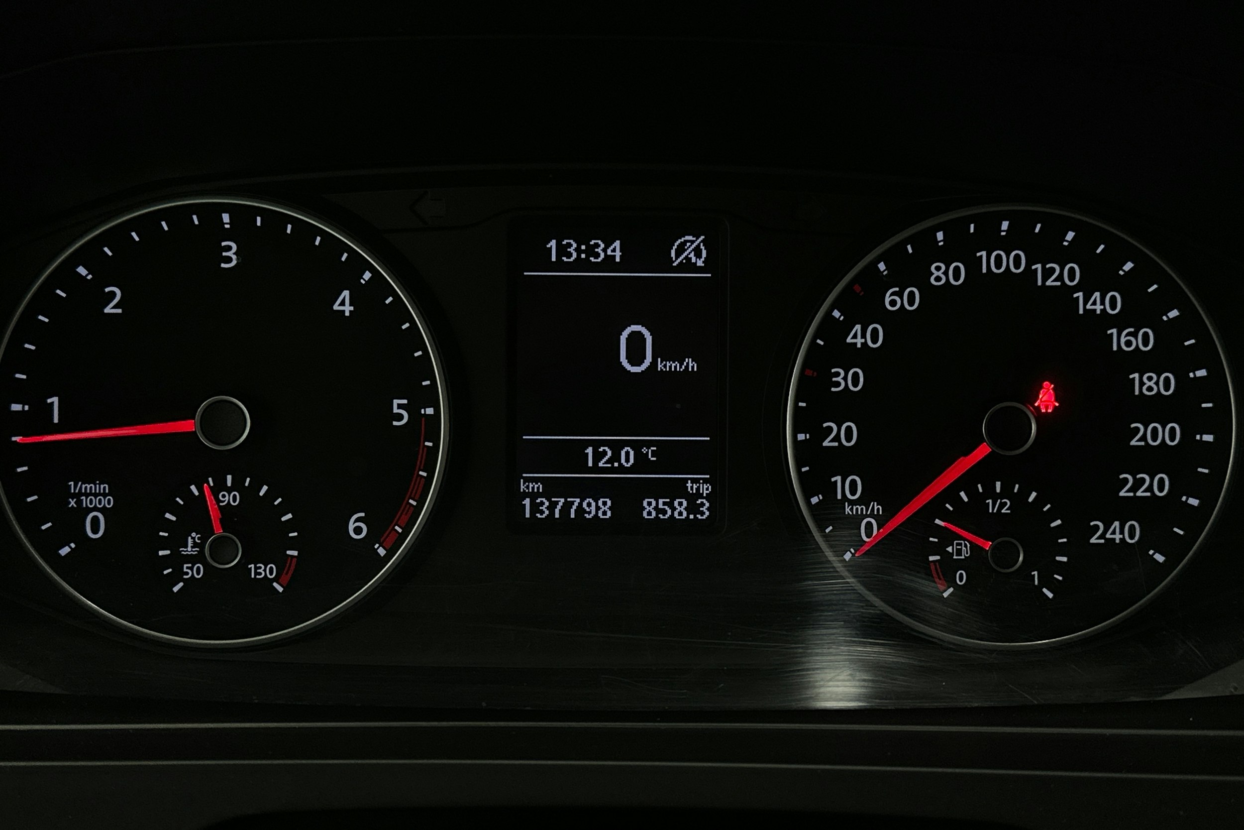 valkoinen Volkswagen Transporter 2017 kuva 19.