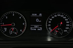 valkoinen Volkswagen Transporter 2017 kuva 19.