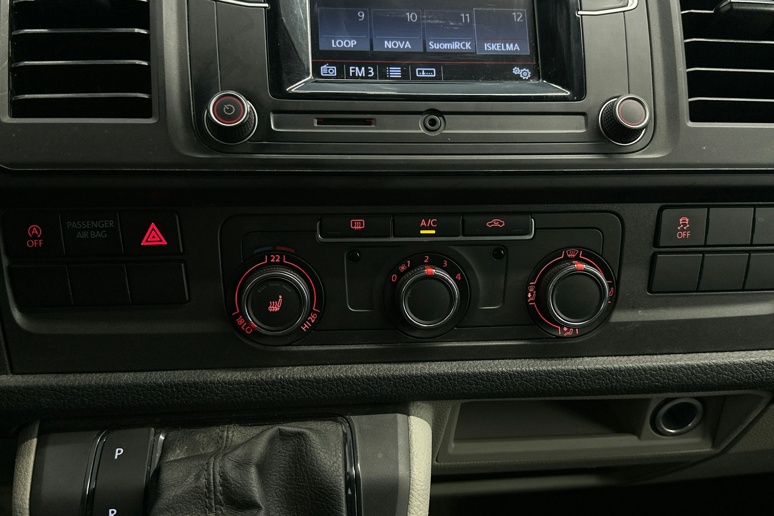 valkoinen Volkswagen Transporter 2017 kuva 21.