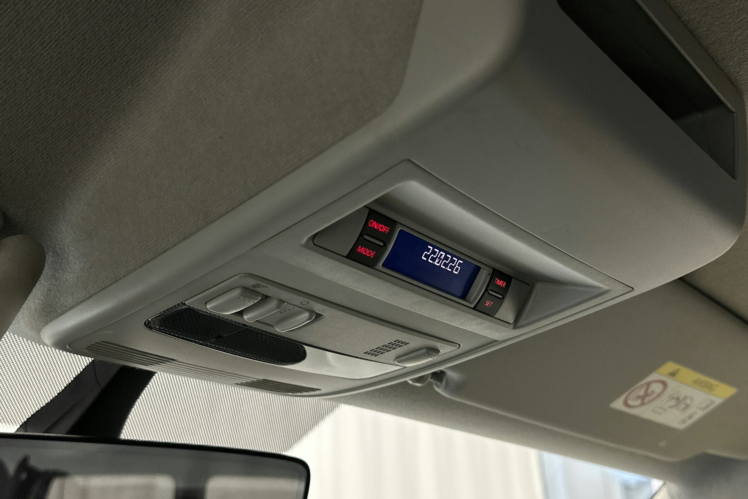 valkoinen Volkswagen Transporter 2017 kuva 22.