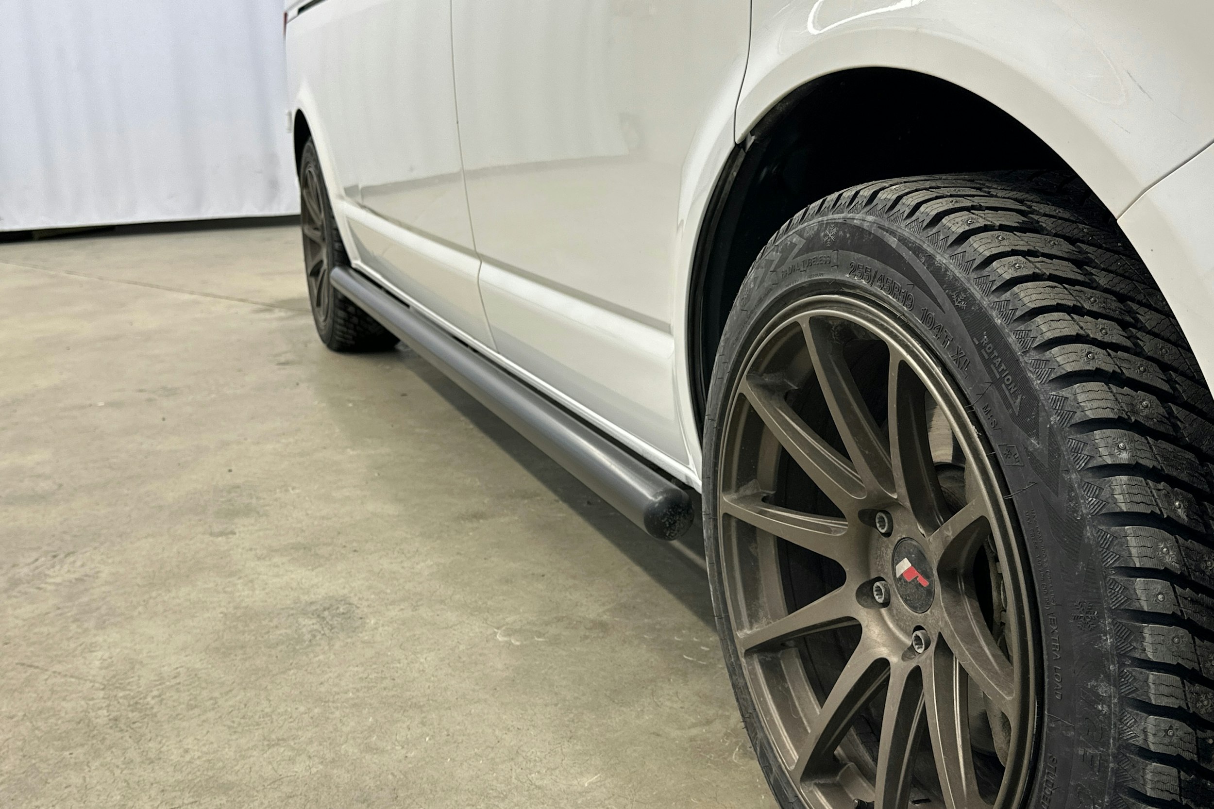 valkoinen Volkswagen Transporter 2017 kuva 27.