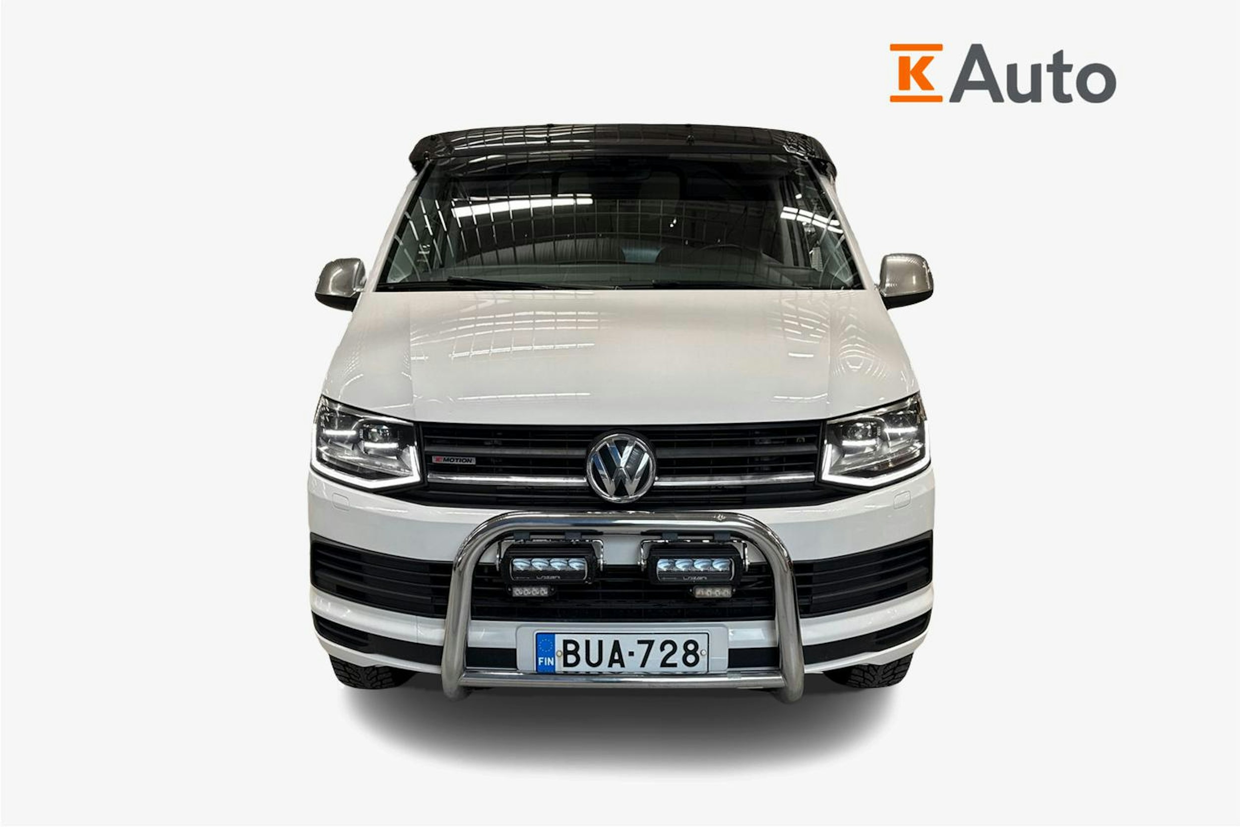 valkoinen Volkswagen Transporter 2017 kuva 4.