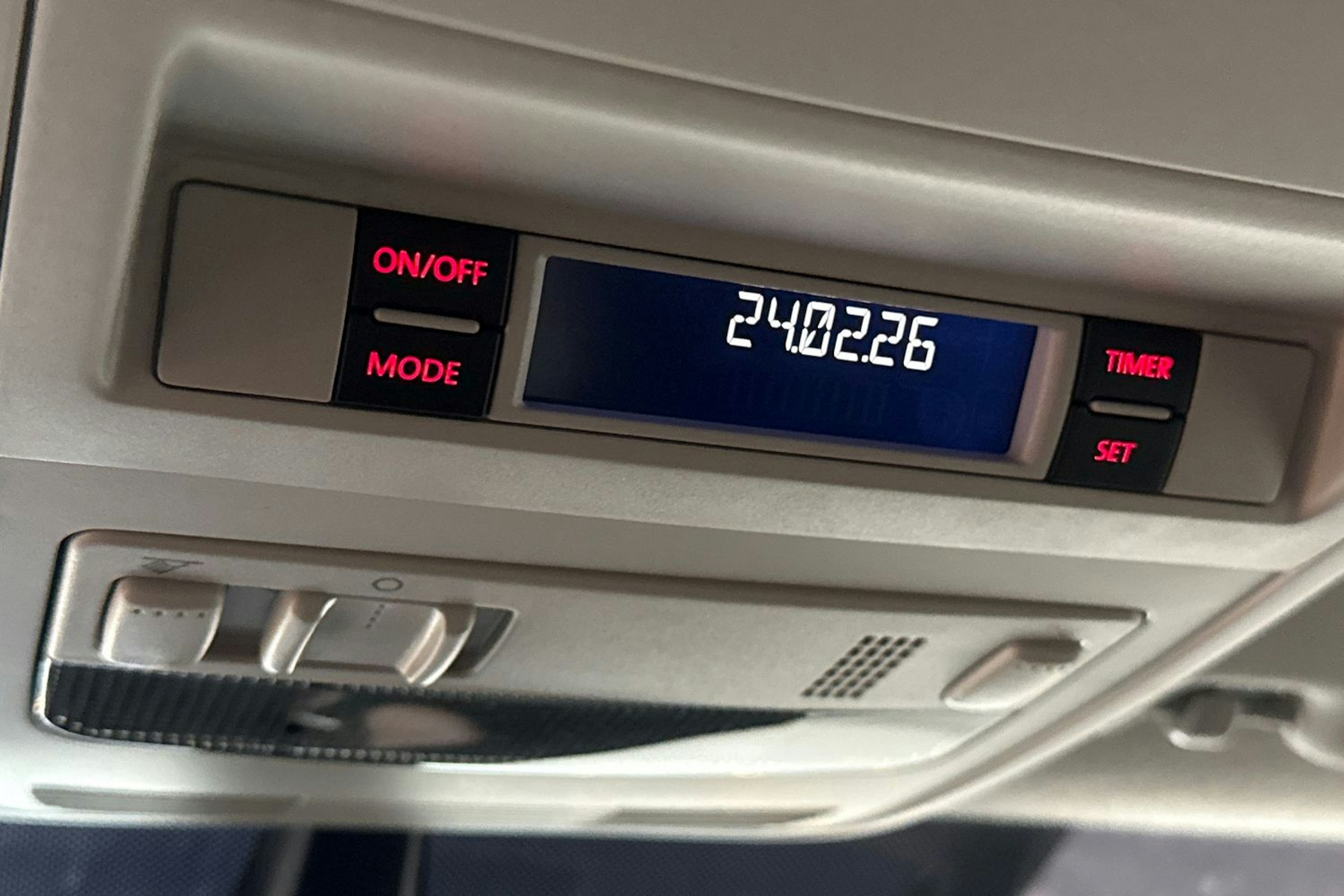 valkoinen Volkswagen Transporter 2017 kuva 19.