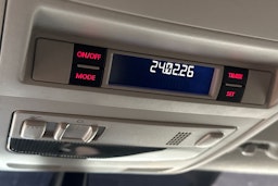 valkoinen Volkswagen Transporter 2017 kuva 19.