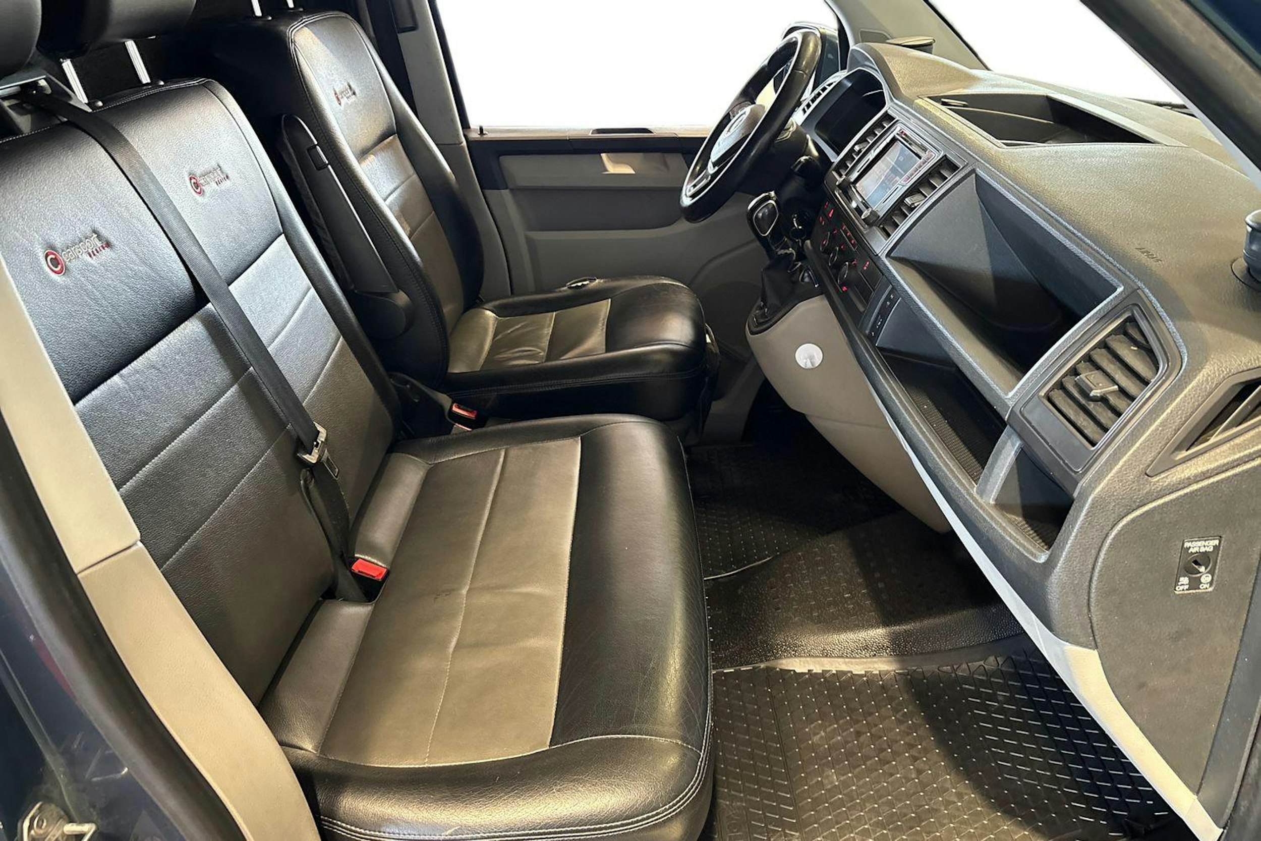 vihreä Volkswagen Transporter 2017 kuva 10.