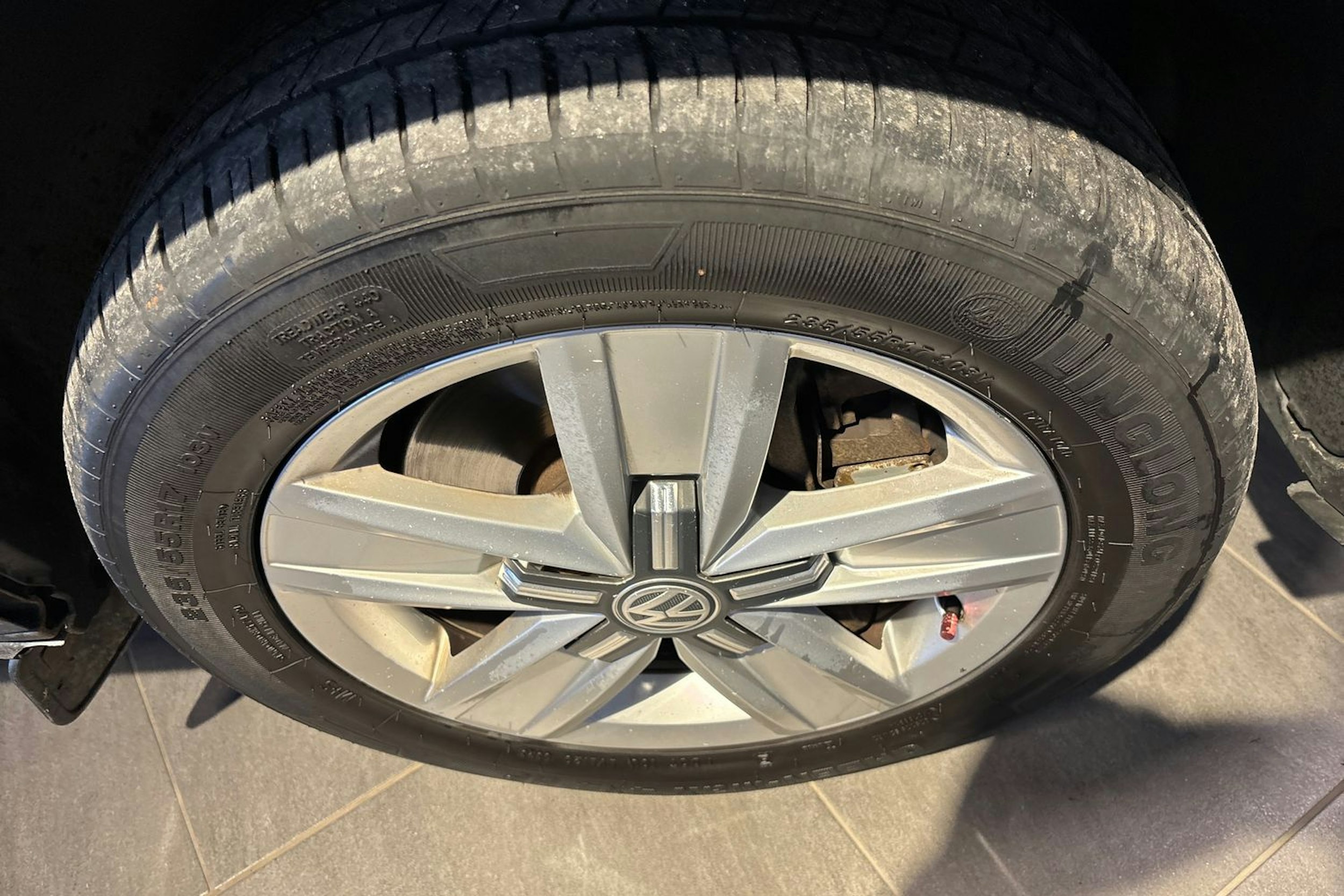 vihreä Volkswagen Transporter 2017 kuva 11.