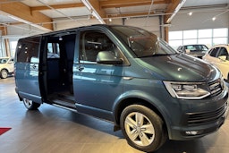 vihreä Volkswagen Transporter 2017 kuva 16.