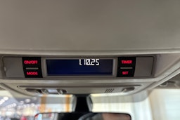 vihreä Volkswagen Transporter 2017 kuva 17.