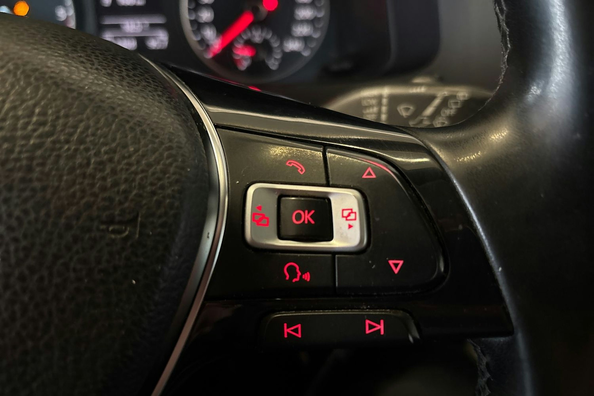 vihreä Volkswagen Transporter 2017 kuva 22.