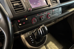 vihreä Volkswagen Transporter 2017 kuva 23.