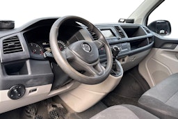 valkoinen Volkswagen Transporter 2017 kuva 3.