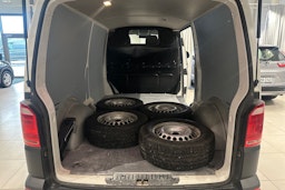 valkoinen Volkswagen Transporter 2017 kuva 9.