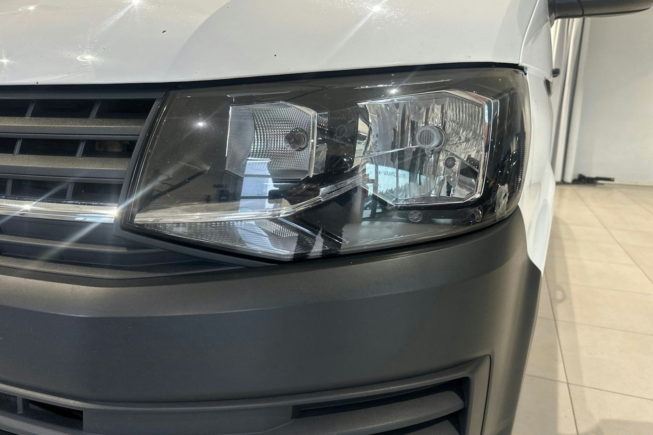 valkoinen Volkswagen Transporter 2017 kuva 11.