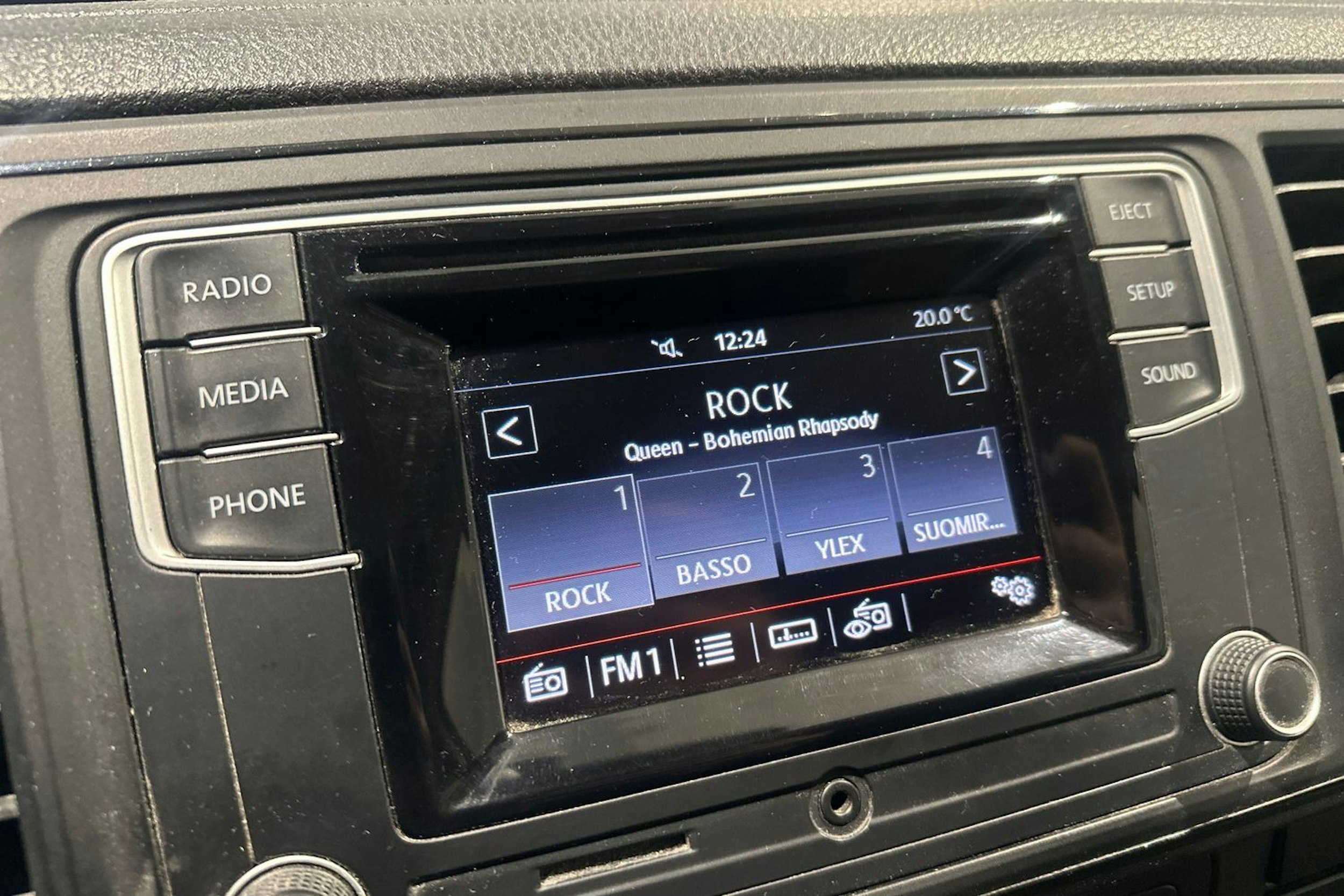 valkoinen Volkswagen Transporter 2017 kuva 12.