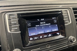 valkoinen Volkswagen Transporter 2017 kuva 12.