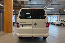 valkoinen Volkswagen Transporter 2017 kuva 3.