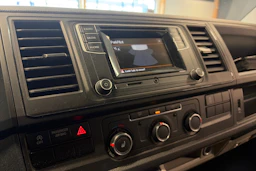 valkoinen Volkswagen Transporter 2017 kuva 7.