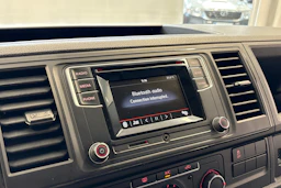 valkoinen Volkswagen Transporter 2017 kuva 14.