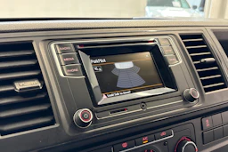 valkoinen Volkswagen Transporter 2017 kuva 15.