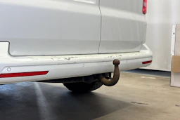 valkoinen Volkswagen Transporter 2017 kuva 22.