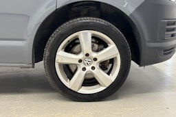 harmaa Volkswagen Transporter 2017 kuva 11.