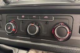 harmaa Volkswagen Transporter 2017 kuva 17.