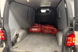 harmaa Volkswagen Transporter 2017 kuva 22.