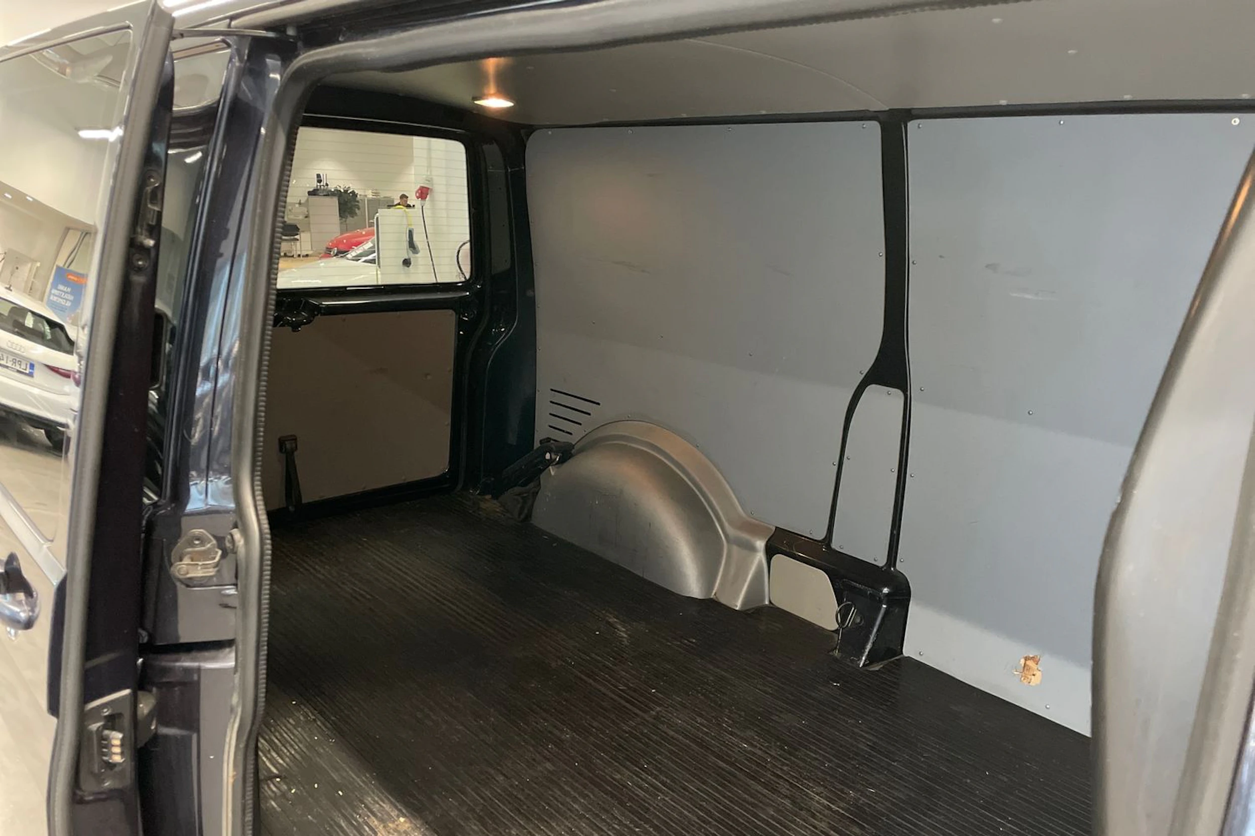 Sininen Volkswagen TRANSPORTER 2017 kuva 24.