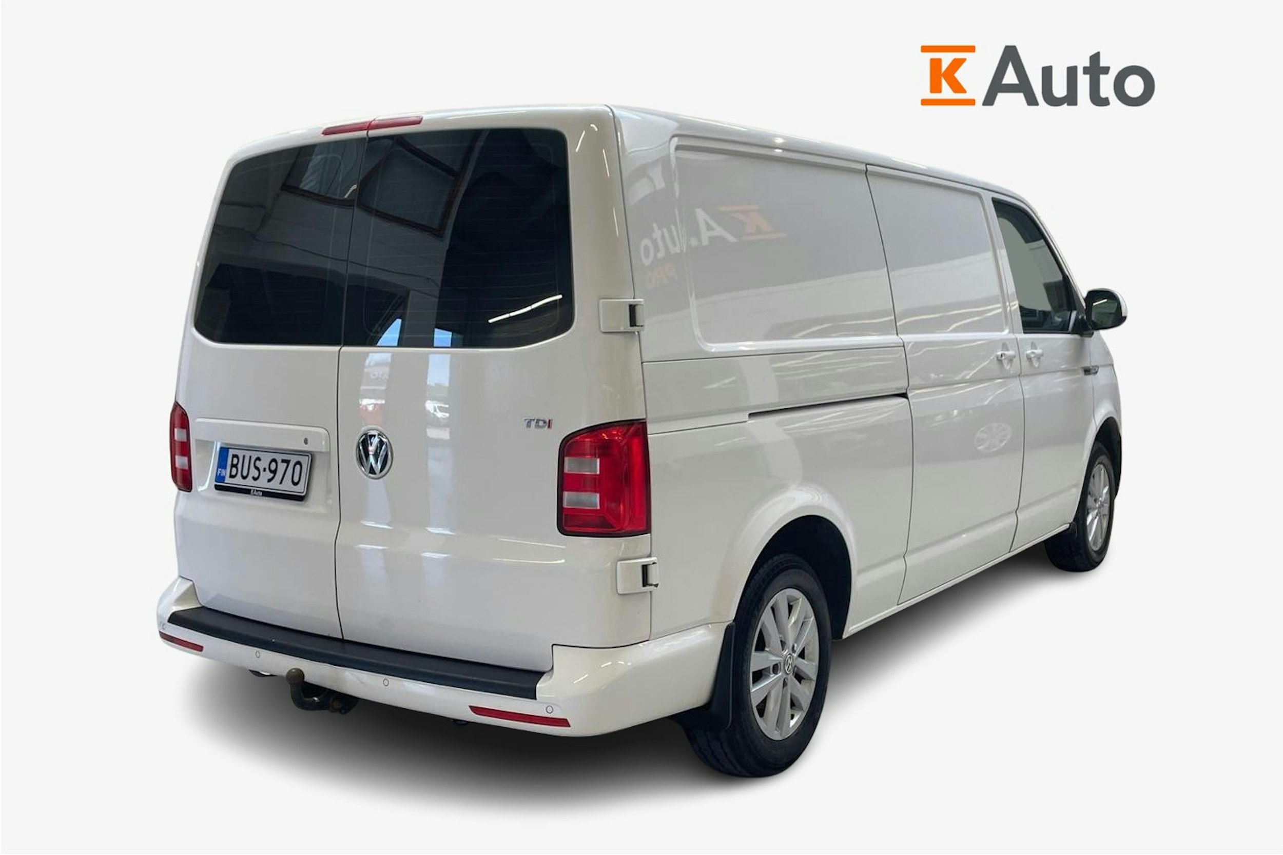valkoinen Volkswagen Transporter 2017 kuva 2.
