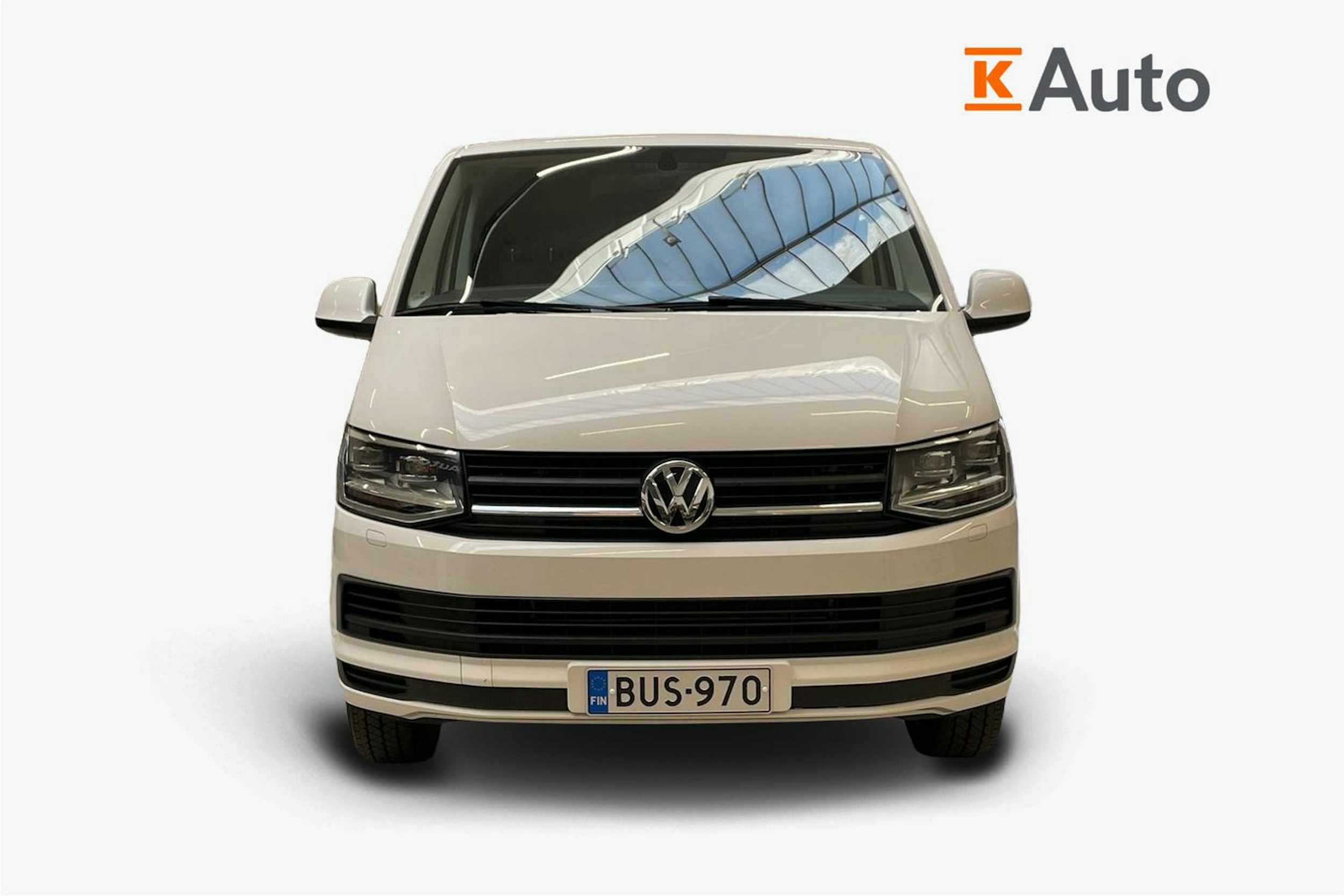 valkoinen Volkswagen Transporter 2017 kuva 5.