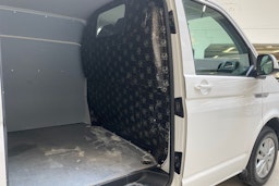 valkoinen Volkswagen Transporter 2017 kuva 17.