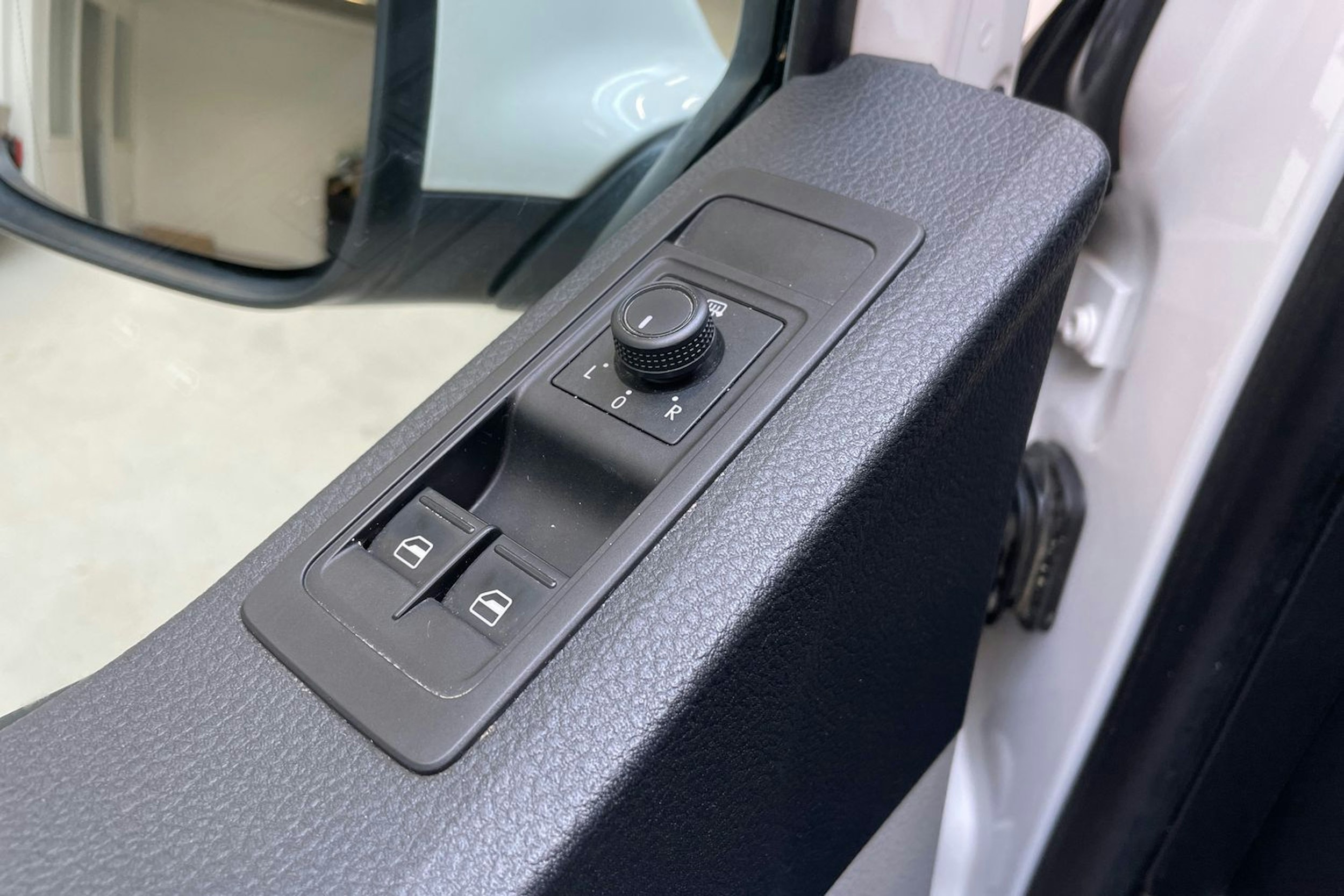valkoinen Volkswagen Transporter 2017 kuva 21.