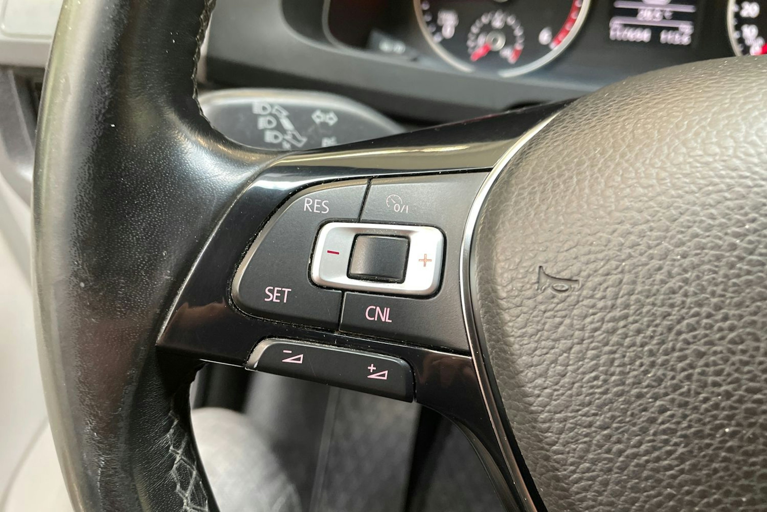 valkoinen Volkswagen Transporter 2017 kuva 24.