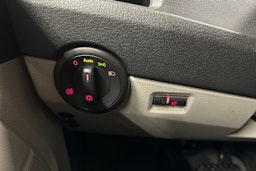 valkoinen Volkswagen Transporter 2017 kuva 18.