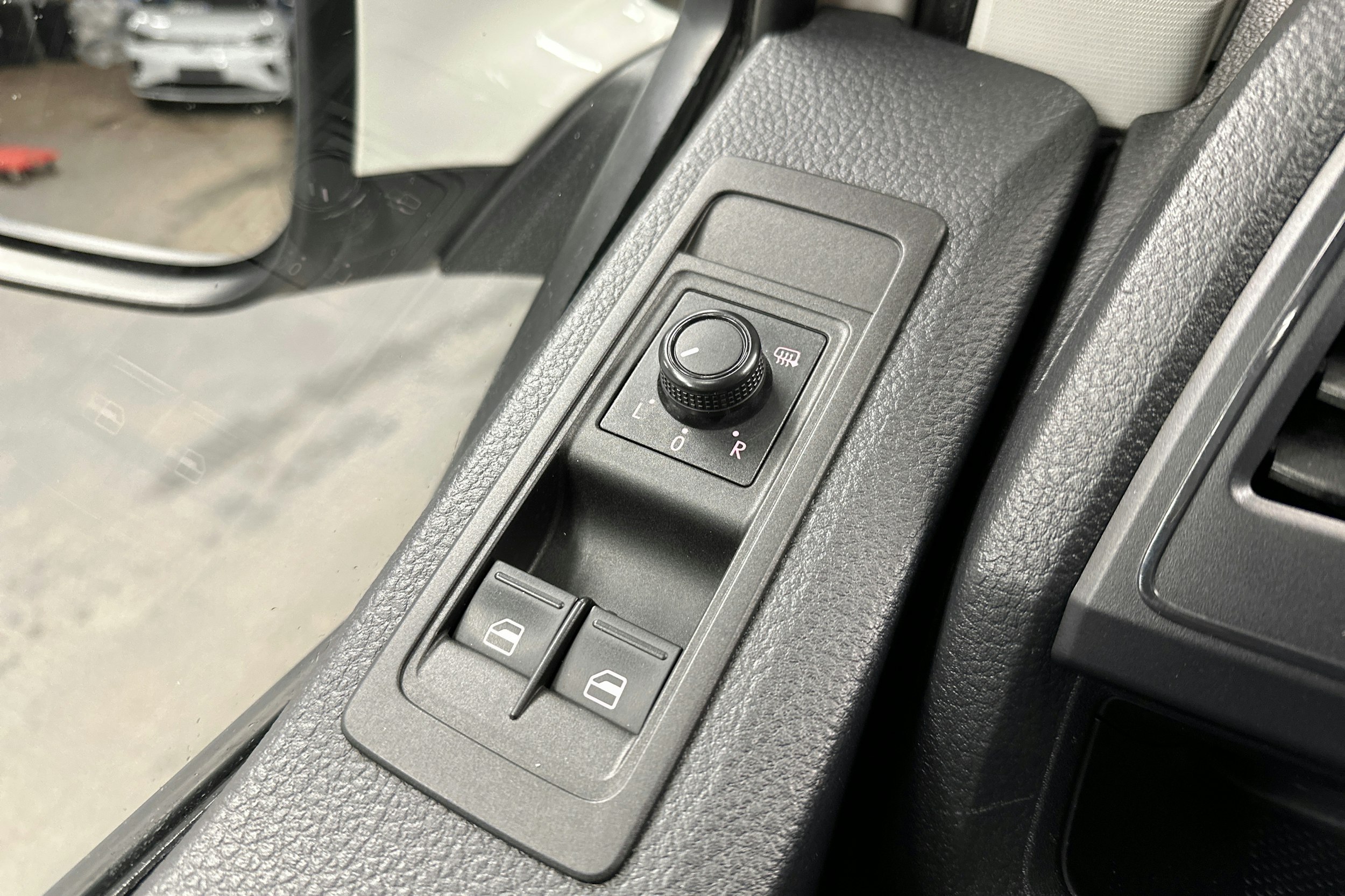 valkoinen Volkswagen Transporter 2017 kuva 19.