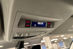 valkoinen Volkswagen Transporter 2017 kuva 26.