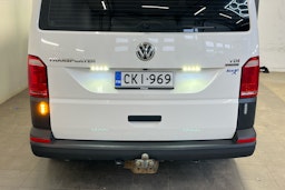 valkoinen Volkswagen Transporter 2017 kuva 18.