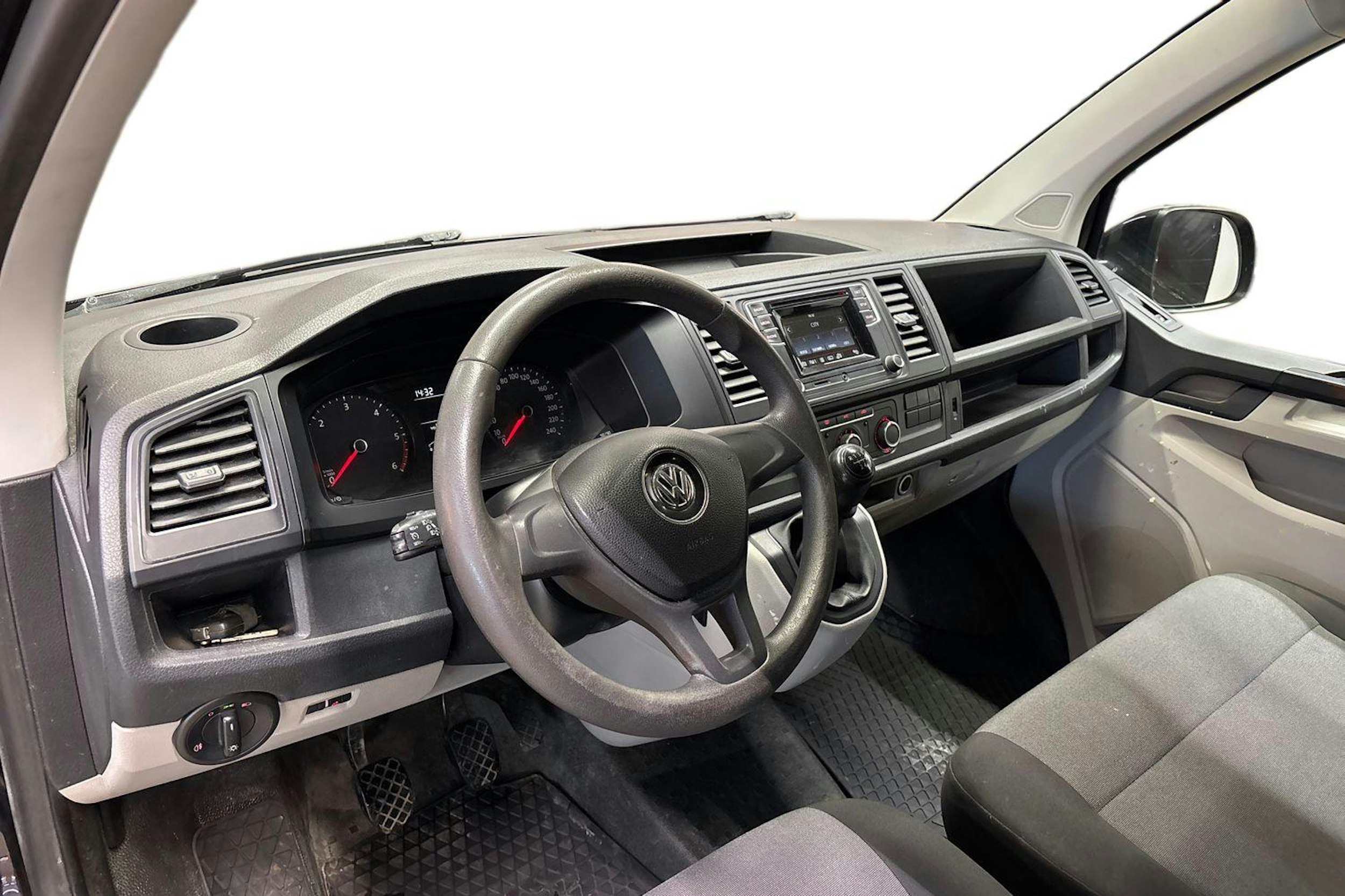 musta Volkswagen Transporter 2017 kuva 9.