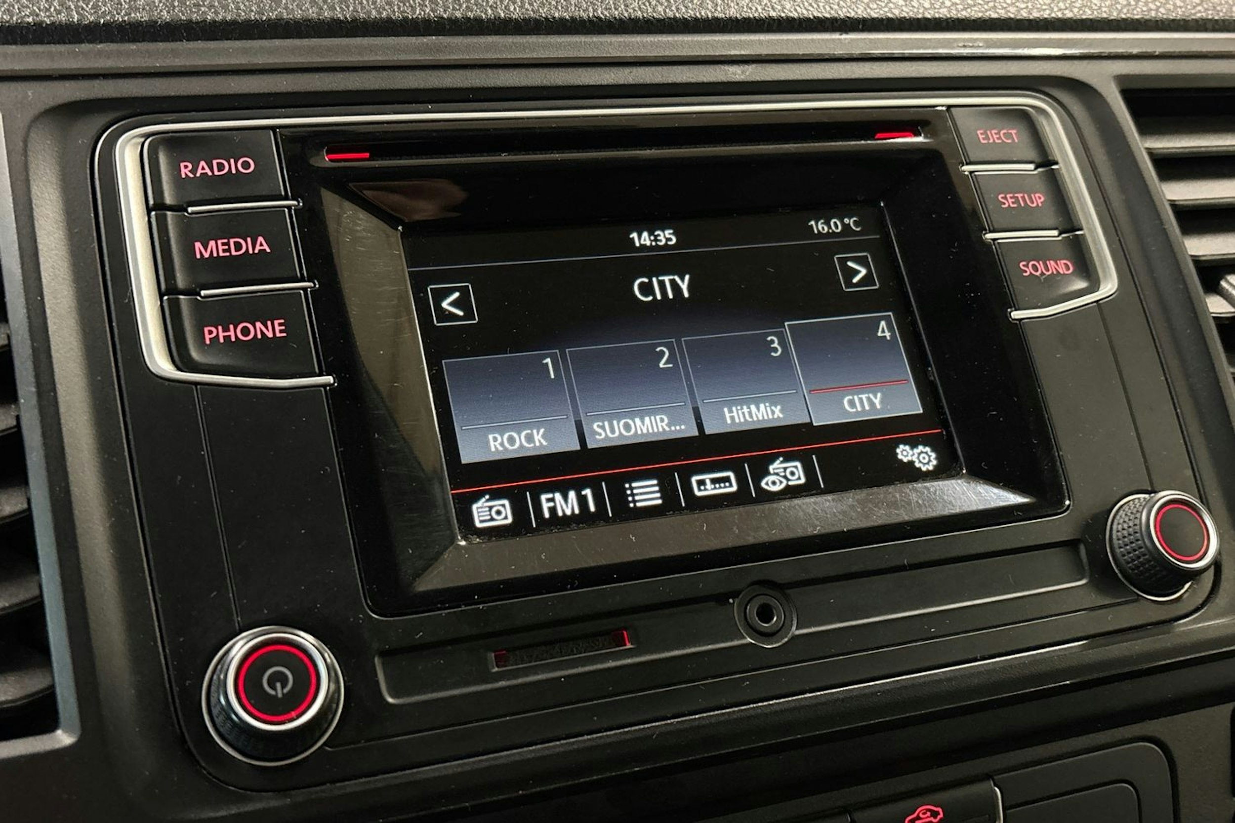 musta Volkswagen Transporter 2017 kuva 17.