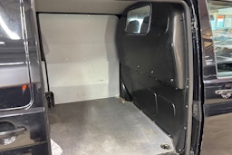 musta Volkswagen Transporter 2017 kuva 24.