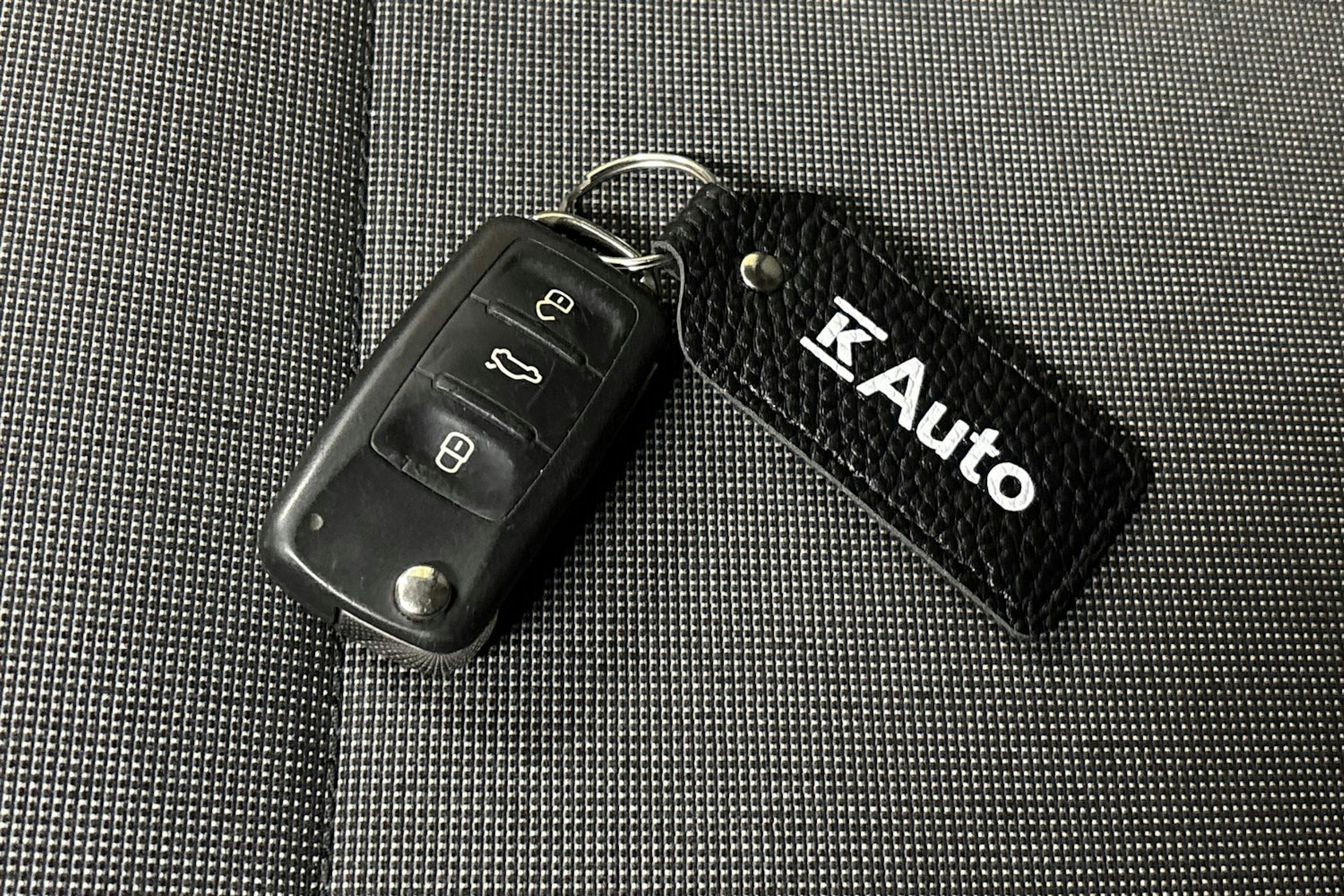 musta Volkswagen Transporter 2017 kuva 28.